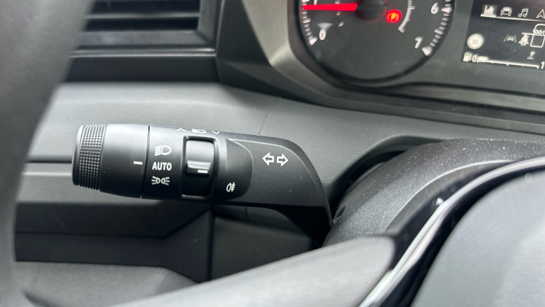 Renault Master Mwb Diesel Fwd MM35 Blue dCi 130 Advance Medium Roof Van